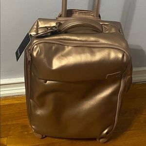 Lipault Paris ‘Miss Plume’ metallic carry-on (55/20) in rose gold color